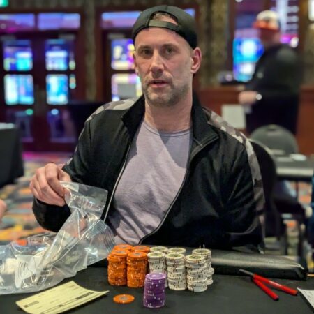Dave Howat Leads the Way to Day 2 of Deepstack Event at 2025 Spring Super Stack