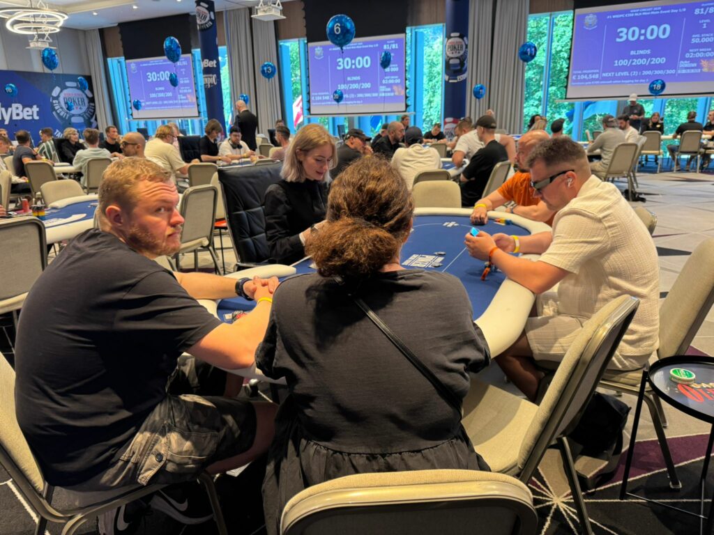 It's shuffle up and deal for Day 1b of the €350 Mini Main Event. Photo: Jason Glatzer
