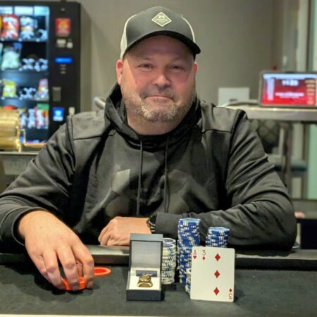 Bradley Bishop Wins Mystery Ring; Mini Main is Maxi!