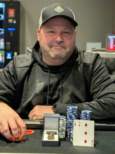 Bradley Bishop Wins Mystery Ring; Mini Main is Maxi!