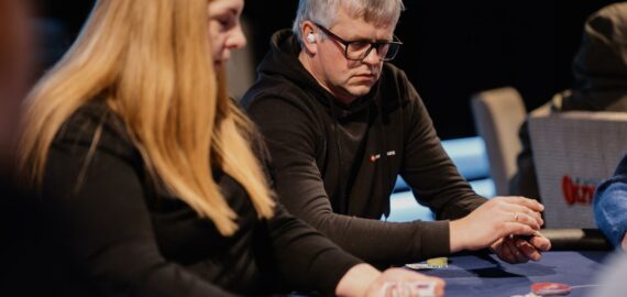 Ketvell and Navickas Hoist OlyBet Showdown Vilnius Ace Breaker Trophies