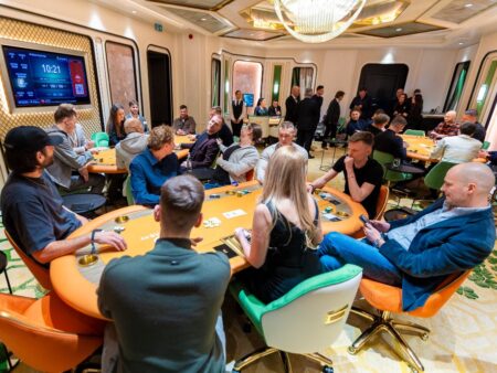Ardo Hanschmidt Leads Anniversary Event After Day 1 at Bombay High Stakes Week