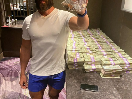 Dan Bilzerian Will Join Ninja and Neymar on HCL Stream to Play High Stakes Poker