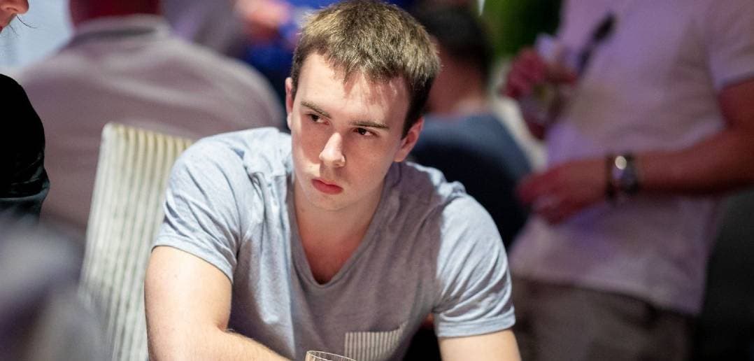 Chess World Champion Magnus Carlsen Among Final 39 in Norwegian Poker Championship 2022