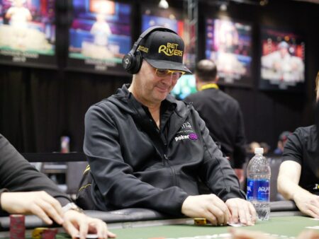 Should Poker Ban Headphones at the Table?