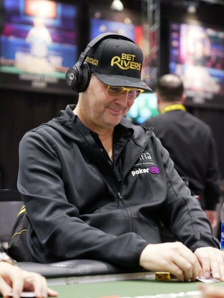 Should Poker Ban Headphones at the Table?