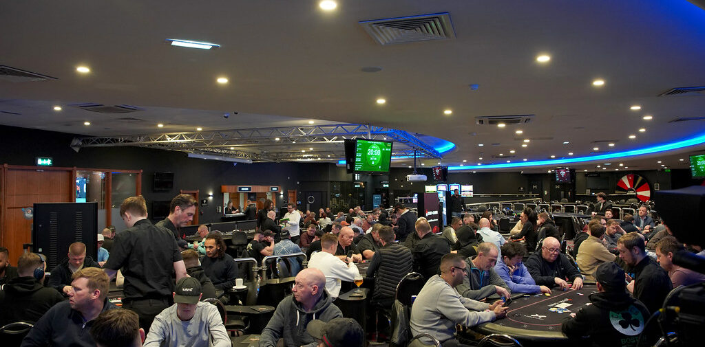 2025 WSOP Circuit Nottingham Day 1: Villegas Takes Early Mini Main Event Lead