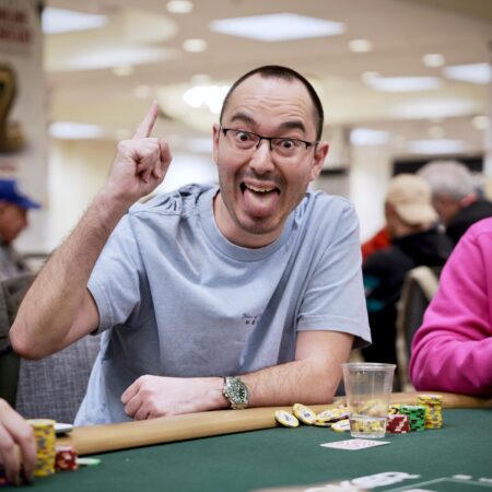 Kassouf Among Big Name Main Event Day 2 Qualifiers; Carter Cashes Side