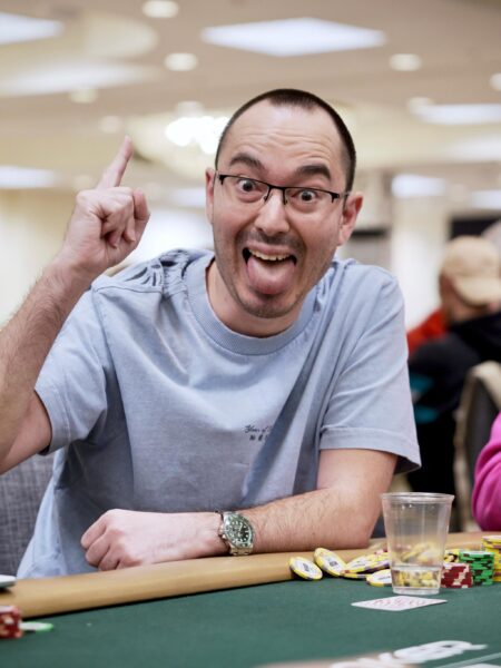 Kassouf Among Big Name Main Event Day 2 Qualifiers; Carter Cashes Side